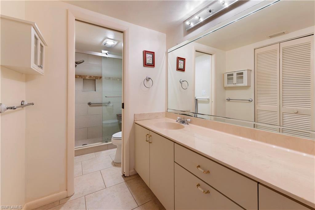 HAMPTONS AT KINGS LAKE - Residential