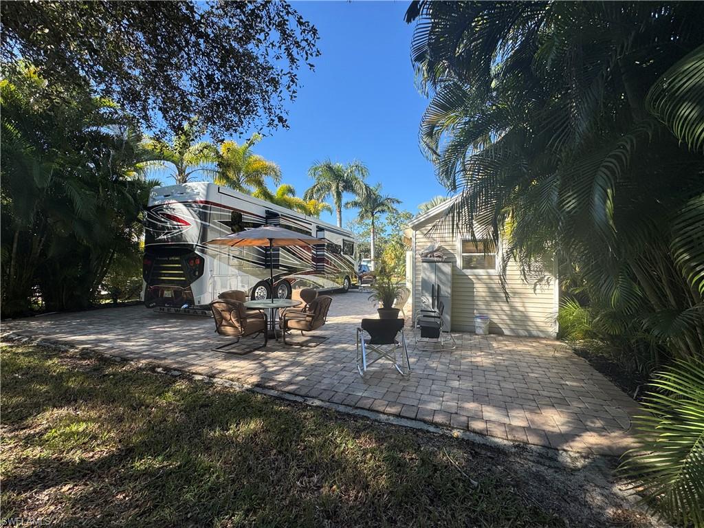 RIVERBEND MOTORCOACH RESORT - Land