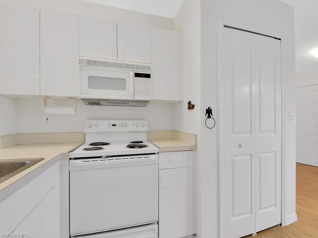 SHADOWOOD VILLAS - Residential