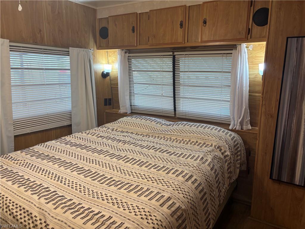 ENCHANTING SHORES - Residential