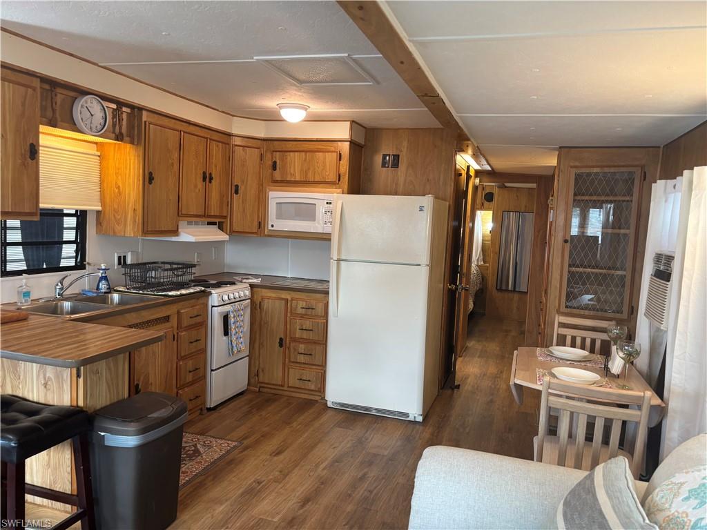 ENCHANTING SHORES - Residential