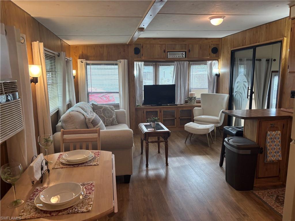 ENCHANTING SHORES - Residential