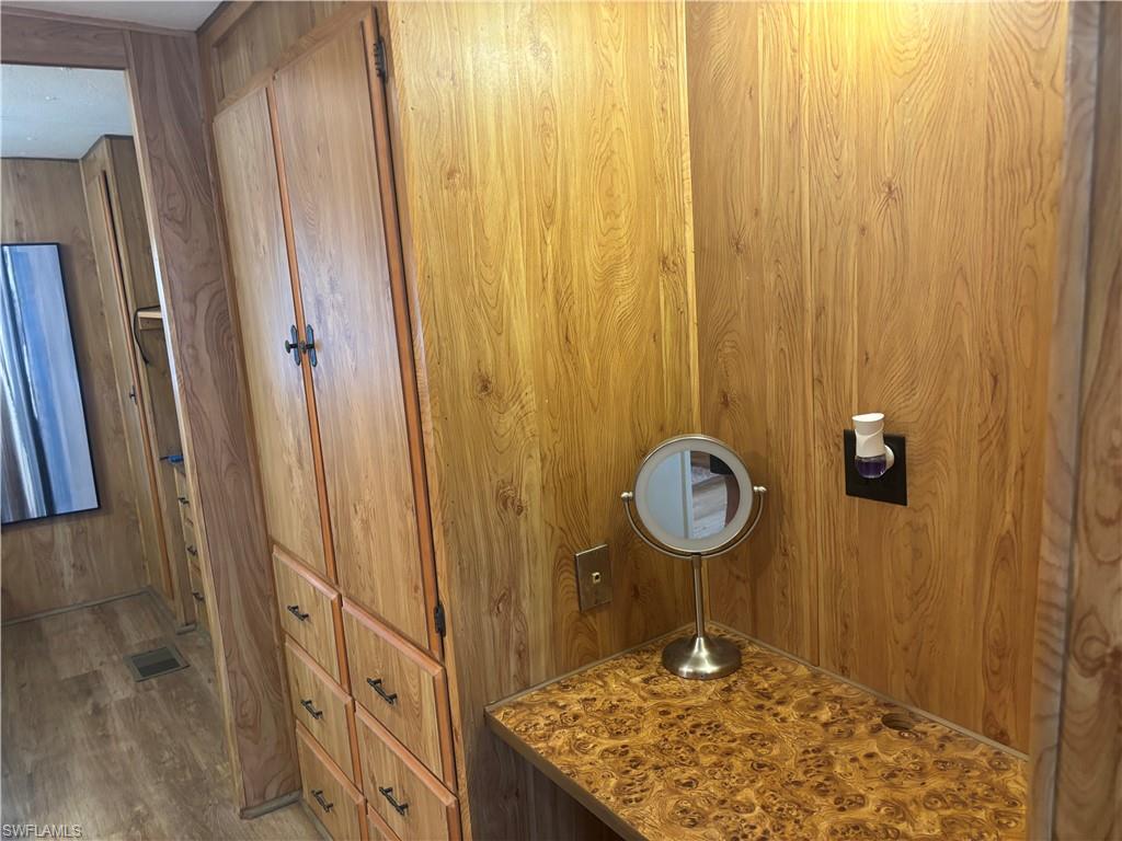 ENCHANTING SHORES - Residential