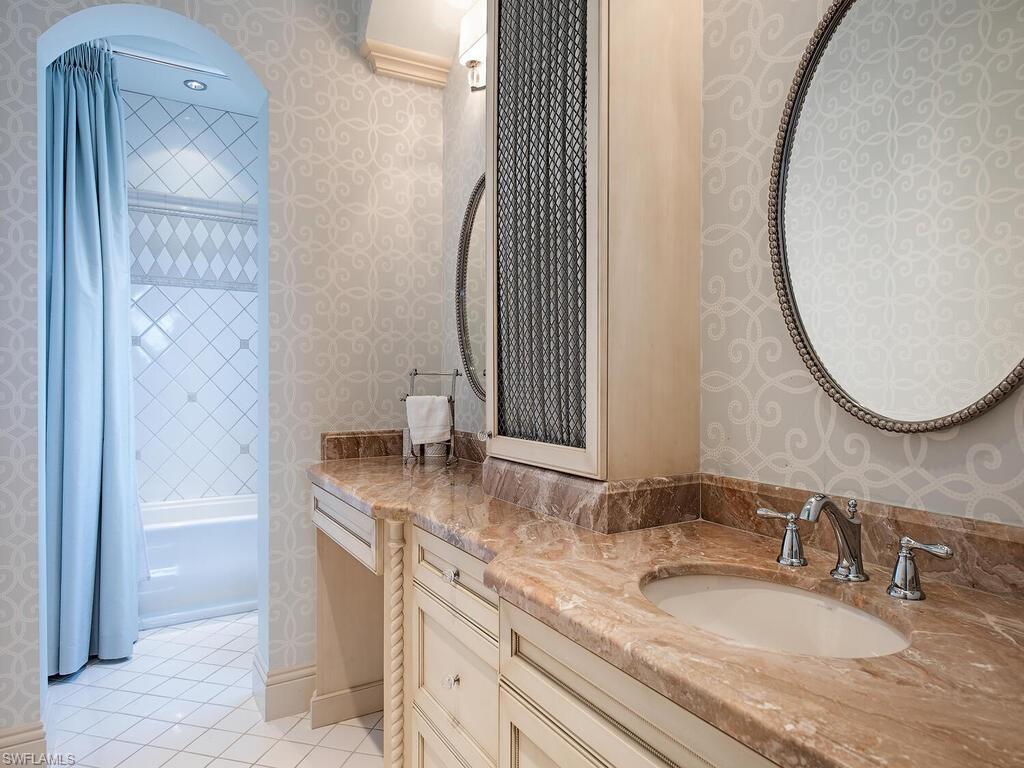 ROYAL HARBOR - Residential