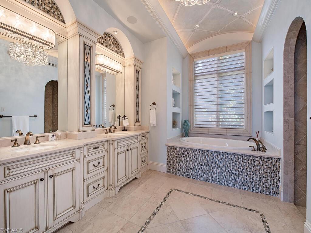 ROYAL HARBOR - Residential