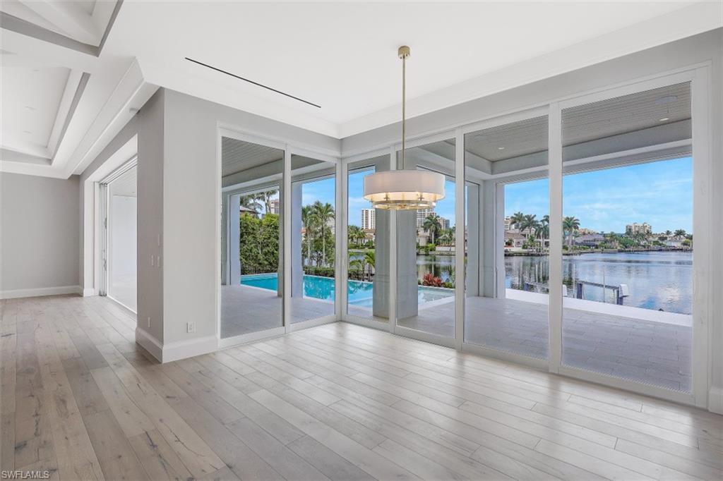 PARK SHORE - Residential