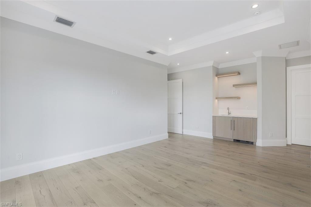 PARK SHORE - Residential