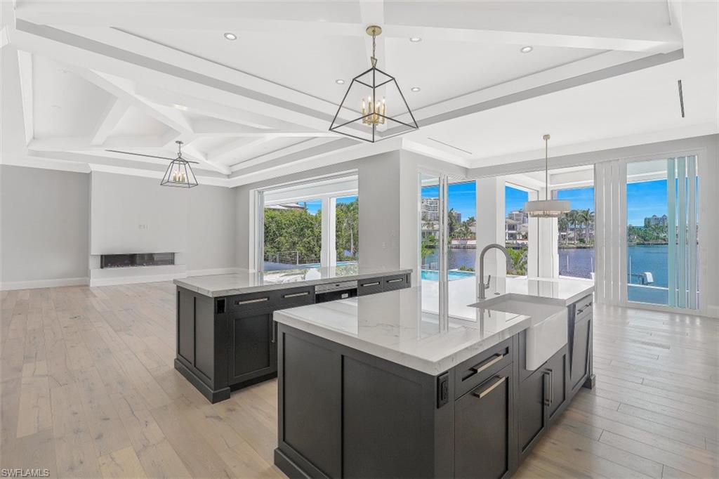 PARK SHORE - Residential