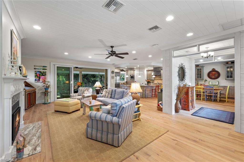 GORES A M SUBD - Residential