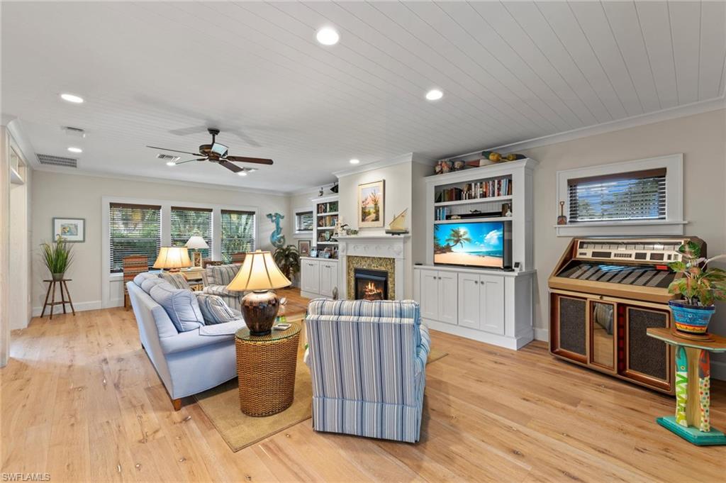 GORES A M SUBD - Residential