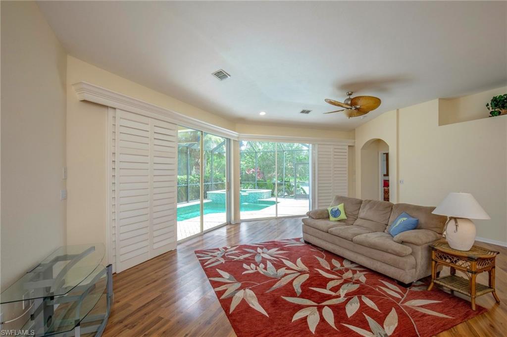 LIGHTHOUSE BAY - Residential