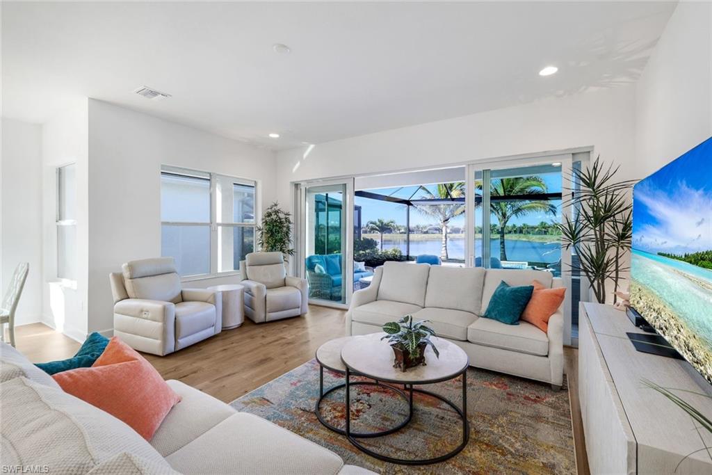 VALENCIA TRAILS - Residential