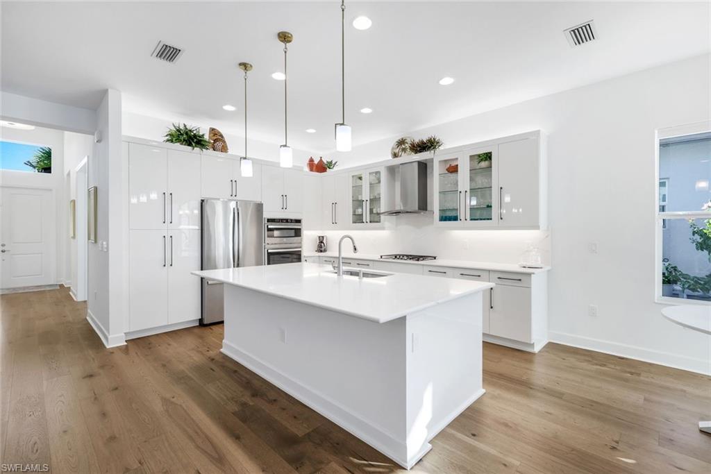 VALENCIA TRAILS - Residential