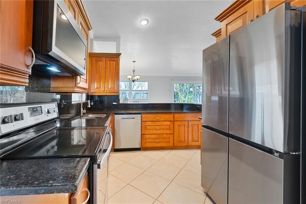 Photo of 1723 Camelia LN, NAPLES, FL 34105 (MLS # 226009498)