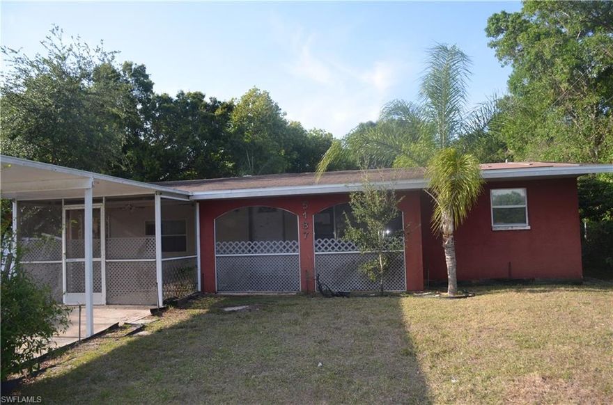 Bank owned property - large fenced in yard with a pool - home needs a lot of work - 3 bedroom 1 bath - attached car port - this house s a very nice front screened in porch and a large fenced in back yard. 
Great location close to downtown/river district and easy on off access to 75.