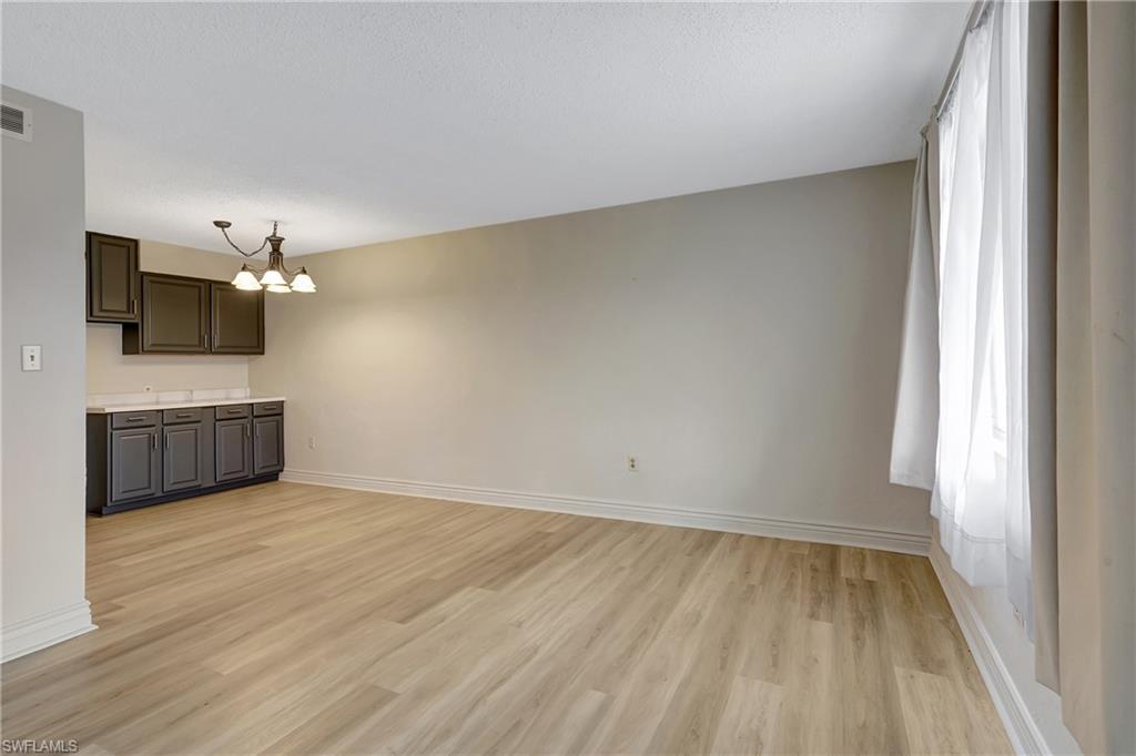 CAPEWAY CONDO - Residential