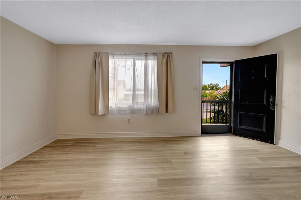 CAPEWAY CONDO - Residential