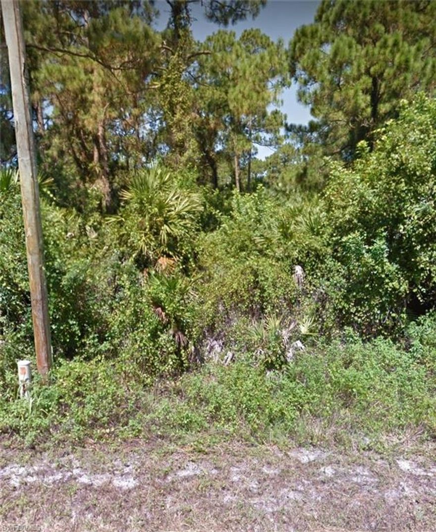 Great quiet location only a couple minutes away to shopping and restaurants. Build your dream home here!