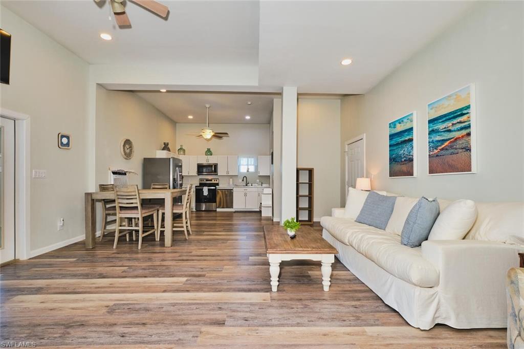 950 San Carlos DR