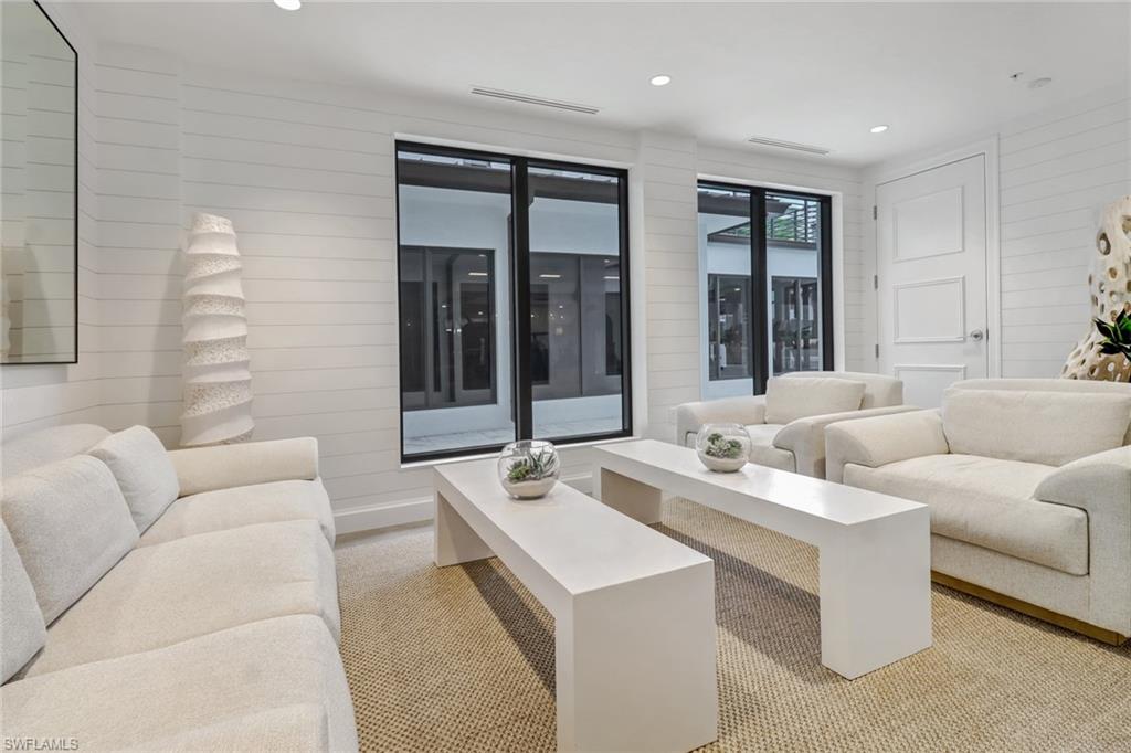 ELEVEN ELEVEN CENTRAL - Residential Lease