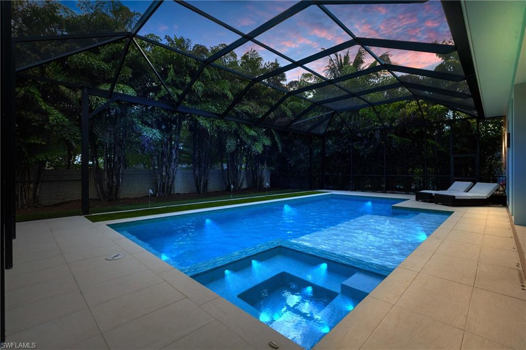 WINDWARD ISLE - Residential