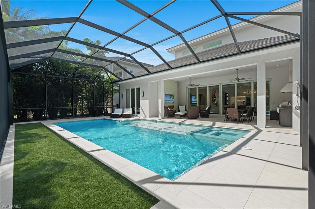 WINDWARD ISLE - Residential