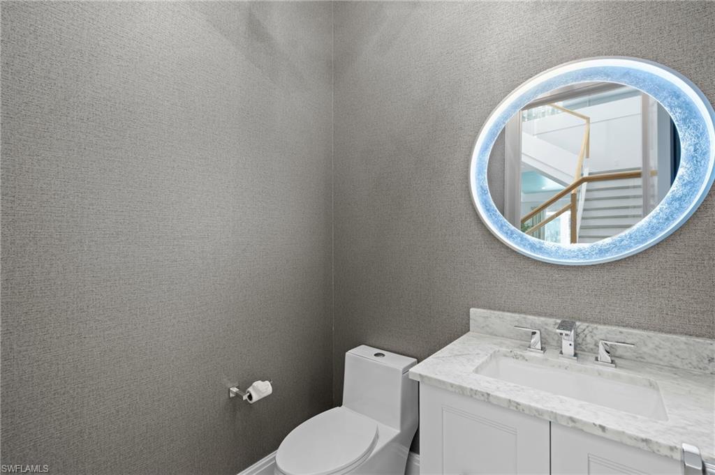 WINDWARD ISLE - Residential