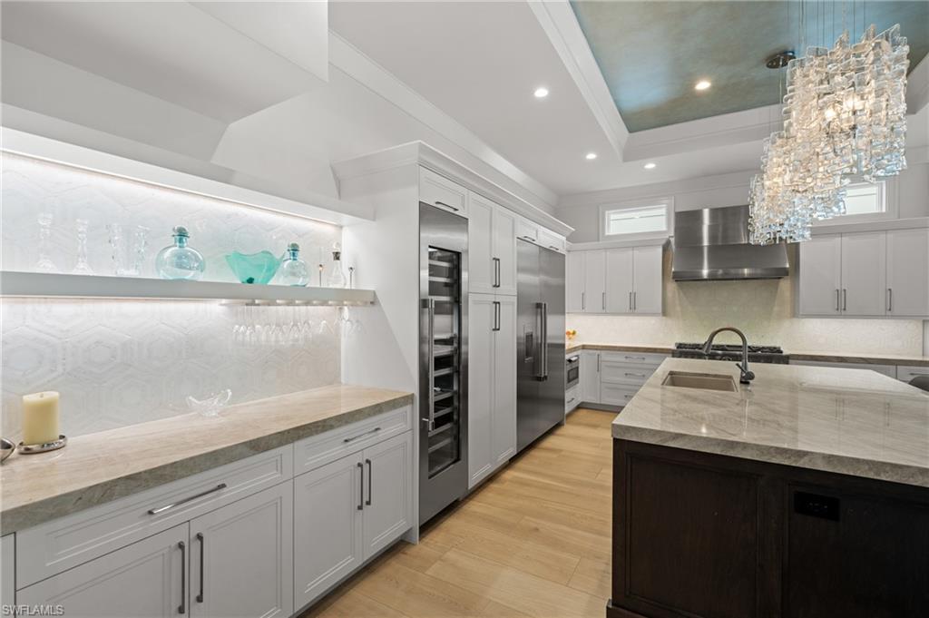 WINDWARD ISLE - Residential