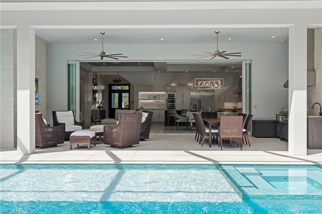 WINDWARD ISLE - Residential