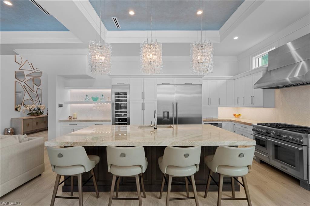 WINDWARD ISLE - Residential