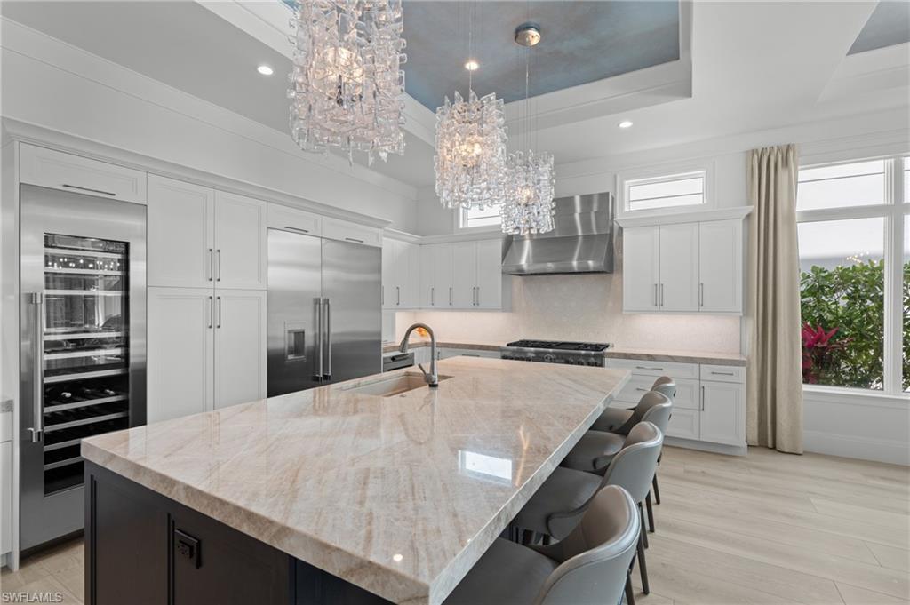 WINDWARD ISLE - Residential