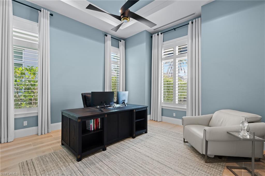 WINDWARD ISLE - Residential