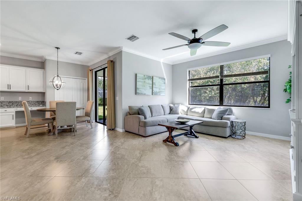 4264 Raffia Palm CIR