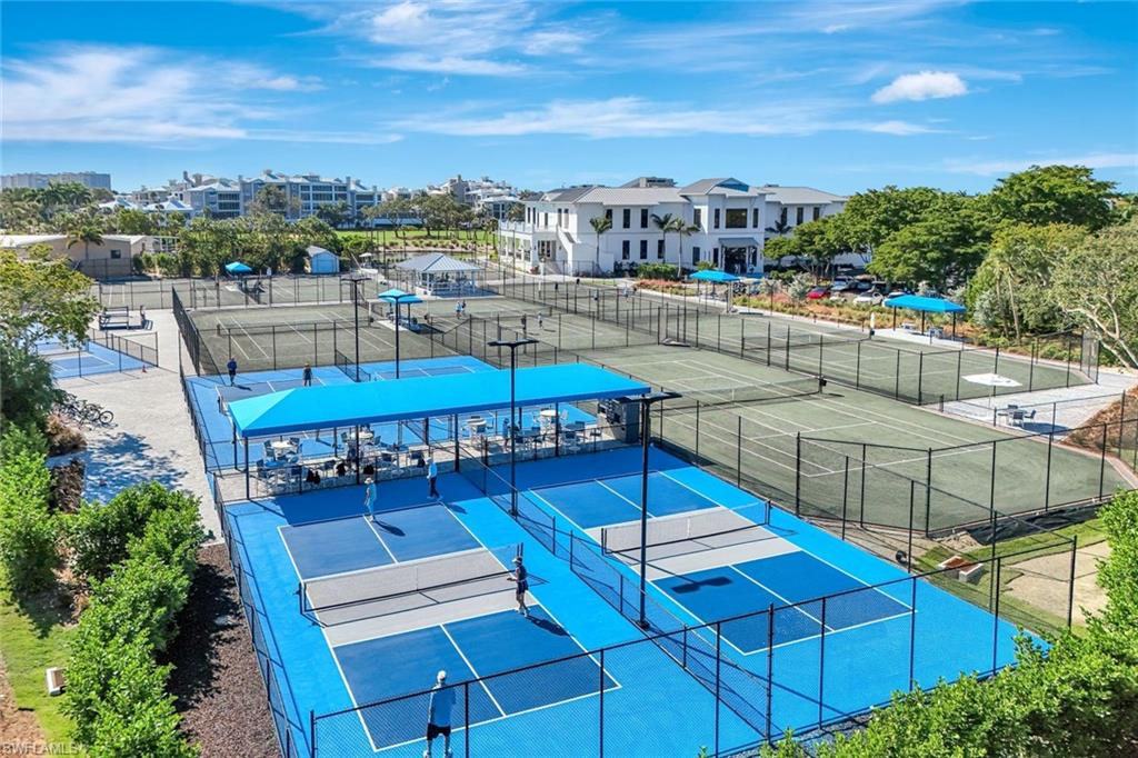 HIDEAWAY BEACH - Land