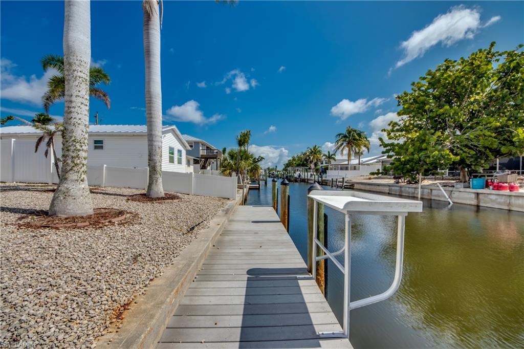 KNIGHTS BOKEELIA ISLE - Residential