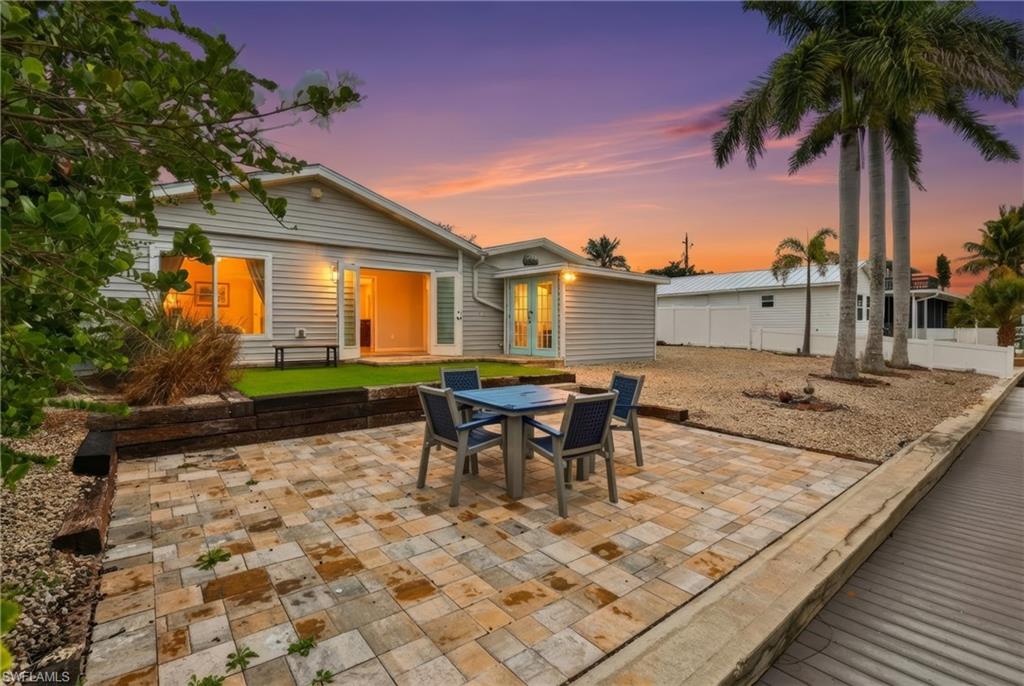 KNIGHTS BOKEELIA ISLE - Residential