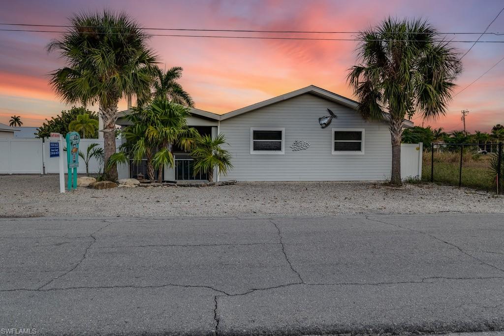 KNIGHTS BOKEELIA ISLE - Residential