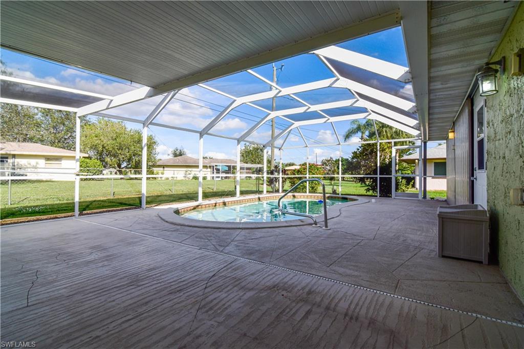 COUNTRY CLUB ESTATES - Residential