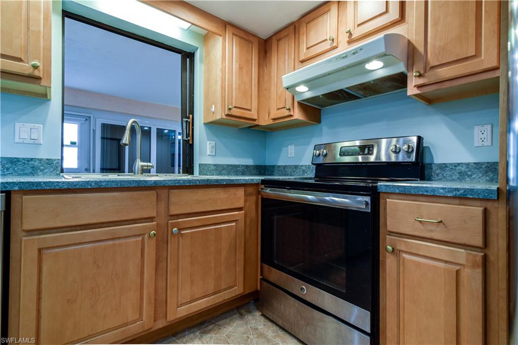 COUNTRY CLUB ESTATES - Residential