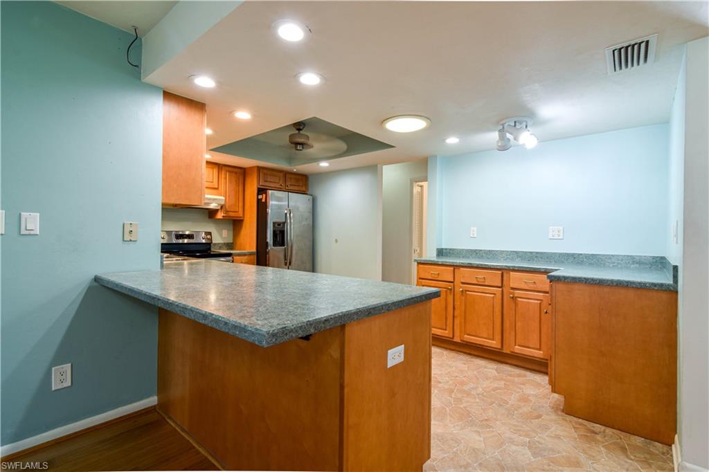 COUNTRY CLUB ESTATES - Residential