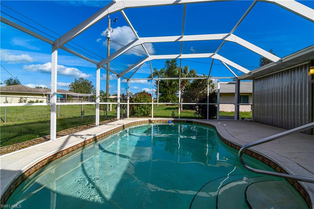 COUNTRY CLUB ESTATES - Residential