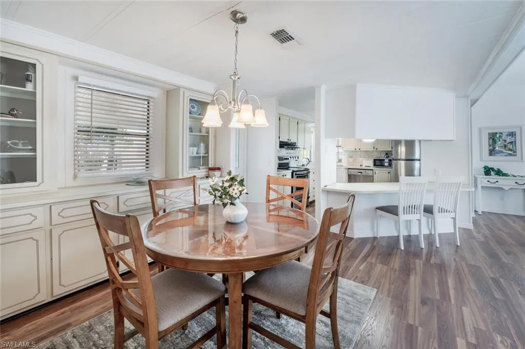 Naples, Florida 34104, United States, 2 Bedrooms Bedrooms, ,2 BathroomsBathrooms,Residential,Active,97346