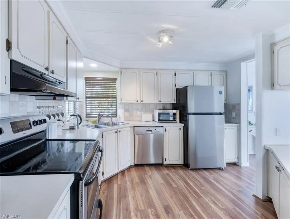 Naples, Florida 34104, United States, 2 Bedrooms Bedrooms, ,2 BathroomsBathrooms,Residential,Active,97346