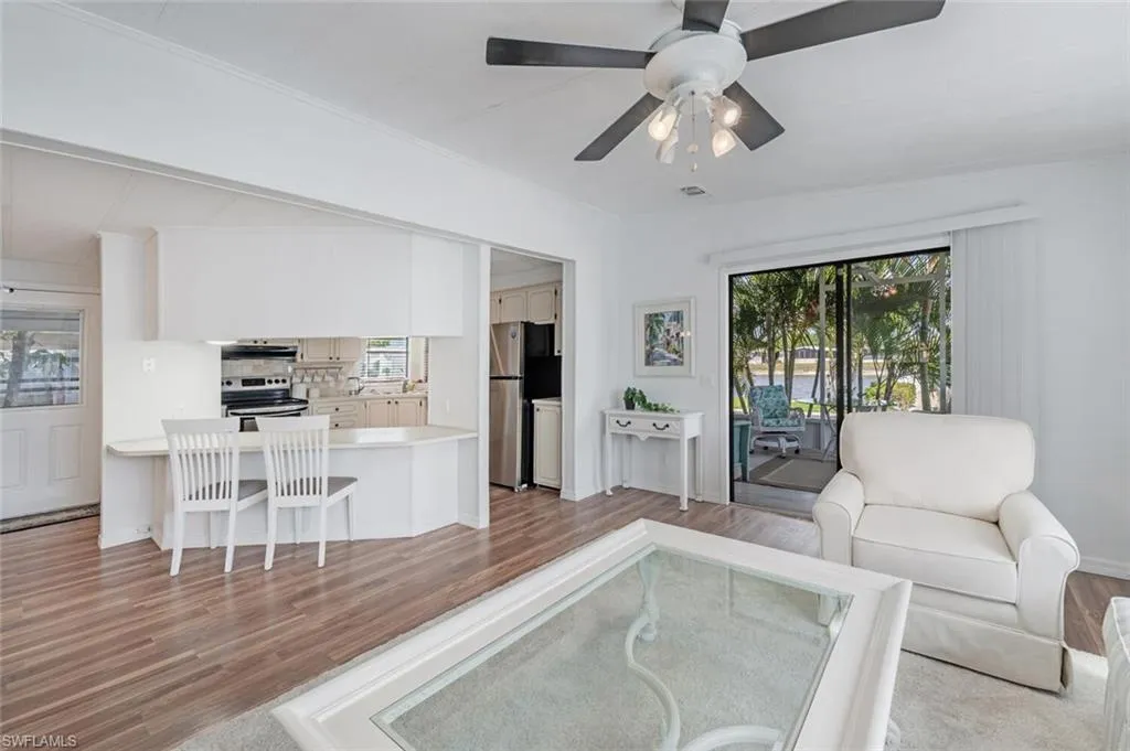 Naples, Florida 34104, United States, 2 Bedrooms Bedrooms, ,2 BathroomsBathrooms,Residential,Active,97346