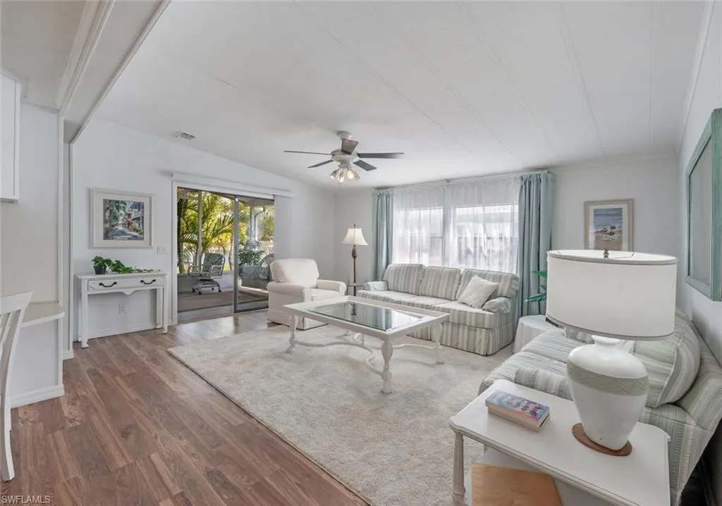 Naples, Florida 34104, United States, 2 Bedrooms Bedrooms, ,2 BathroomsBathrooms,Residential,Active,97346