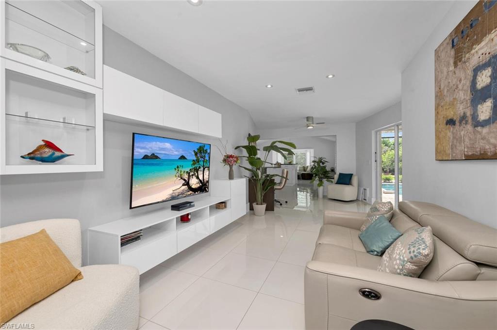 MOORINGS - Residential