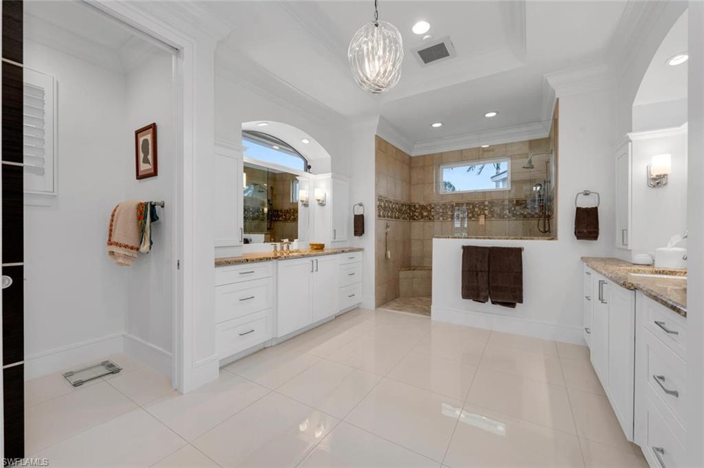 MOORINGS - Residential