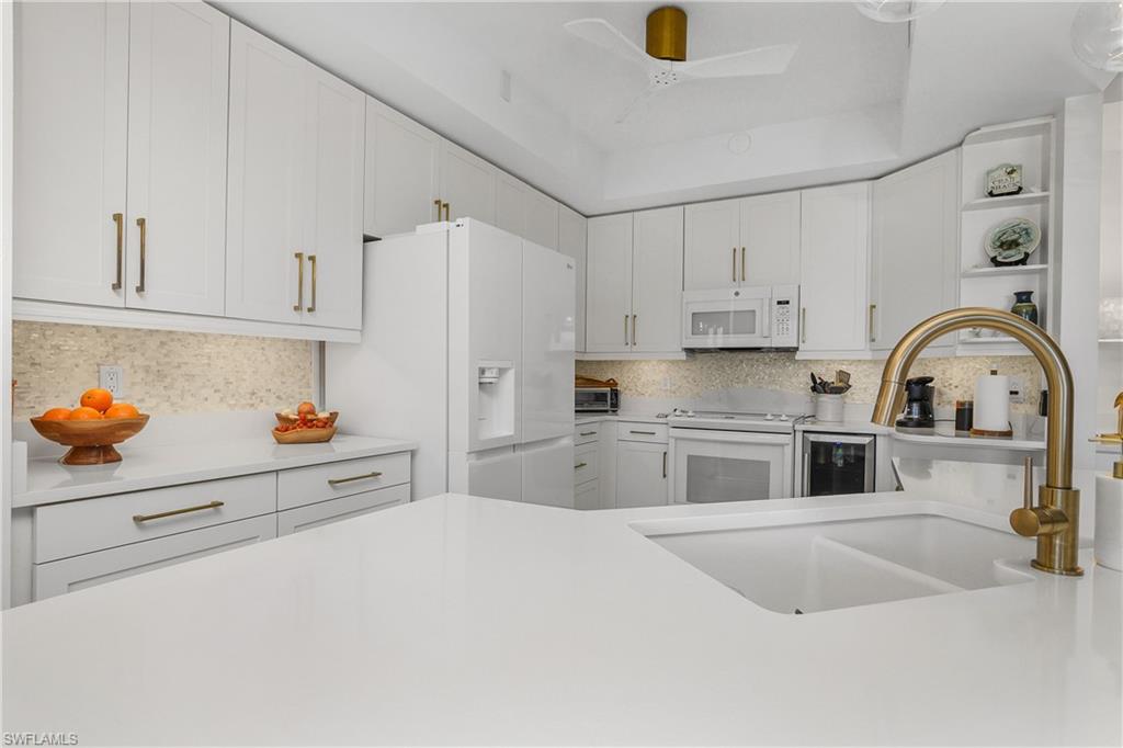 VINTAGE BAY - Residential