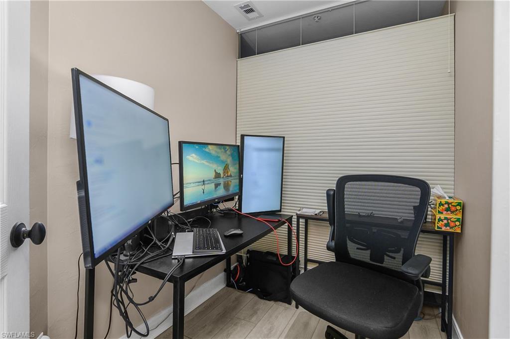 VINTAGE BAY - Residential