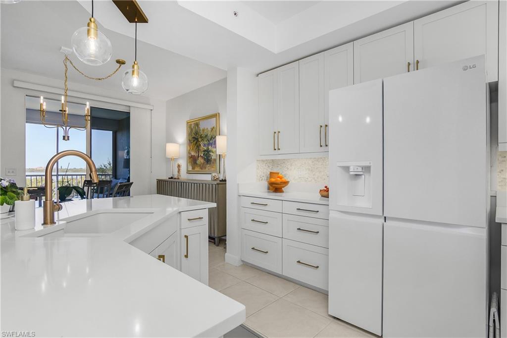 VINTAGE BAY - Residential